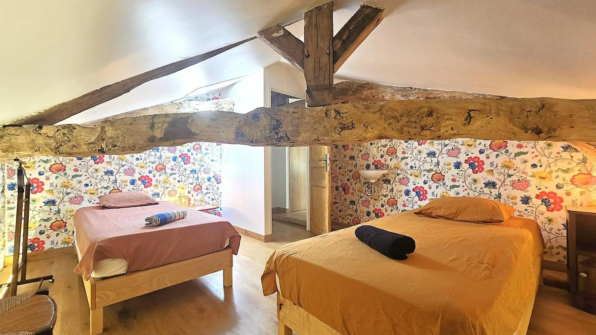 Magnifique Ferme Renovee Et Sa Piscine Ecologique - 15 Personnes - 7 Chambres Touffailles 0*,  Franciaország